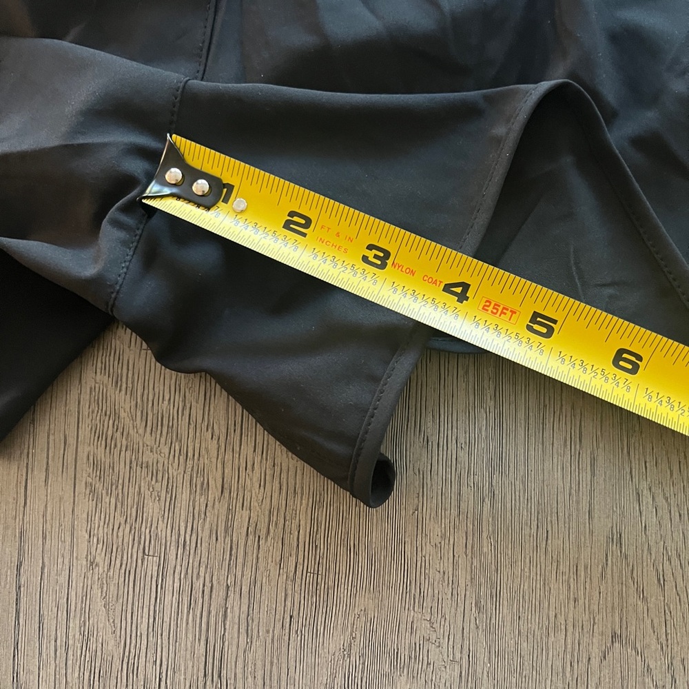 Vuori Clementine 2.0 Short 4” Black Size S - Picture 3 of 6